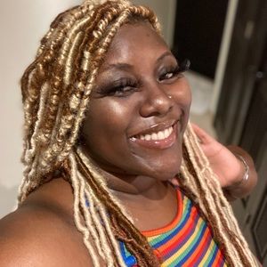 Meet your Posher, Quiaa